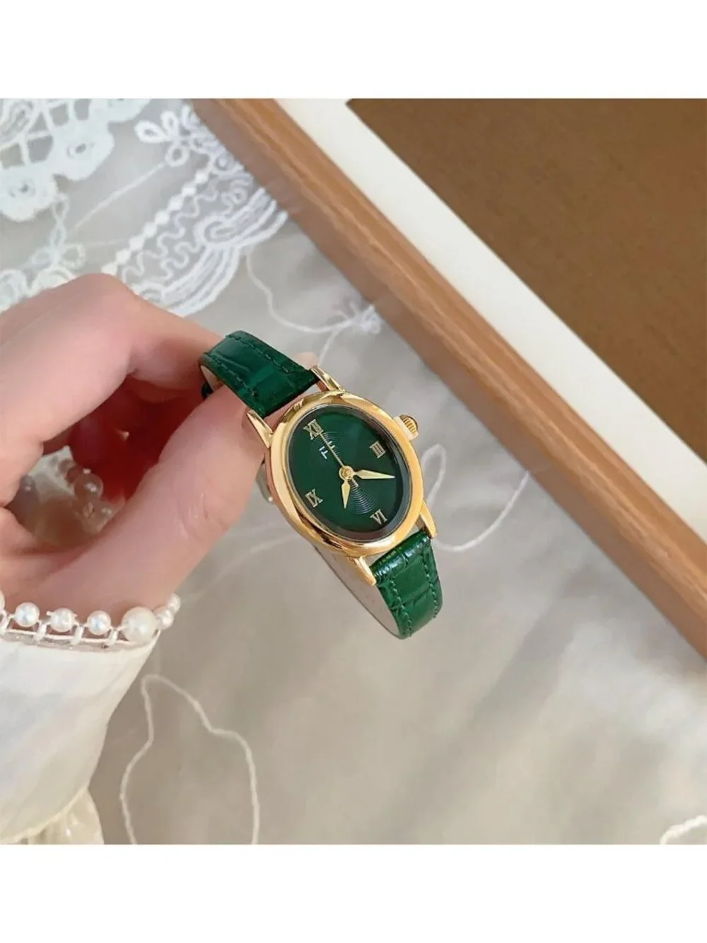 Women's Green Vintage Oval Analog Quartz Roman Numeral Dial Leather Strap Watch
